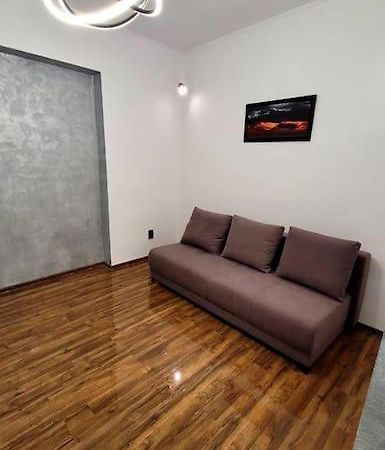 Modern Studio At Unirii Bukares Bagian luar foto